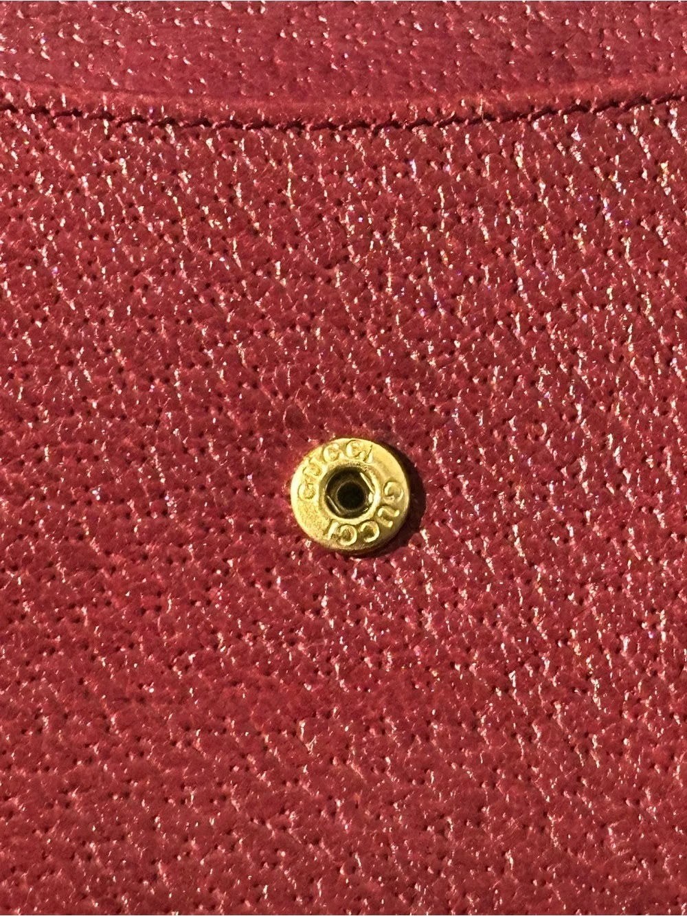 Vintage Gucci Burgundy Leather Bifold Wallet Gold Tone Corner Hardware Italy